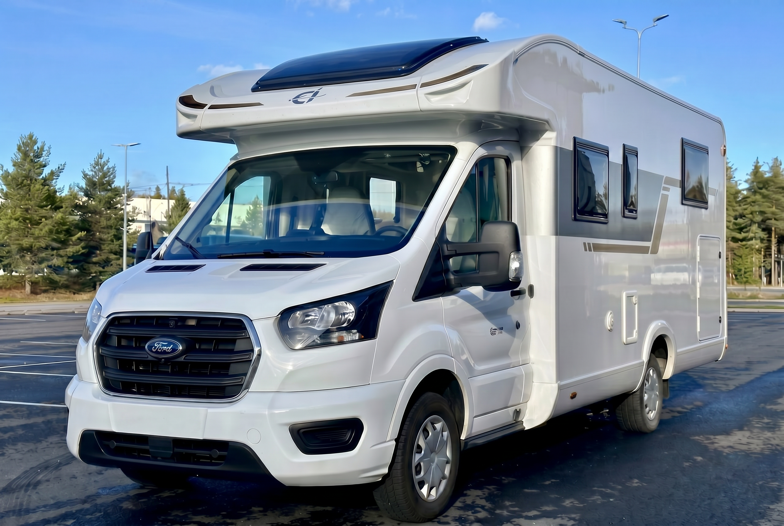 Ford matkaauto rent Rakveres — välisvaade
